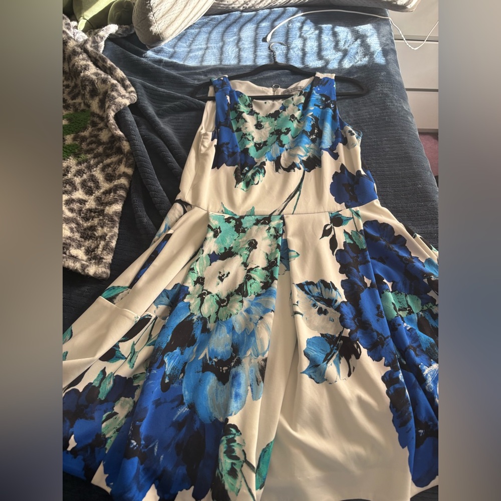 Floral flowy dress